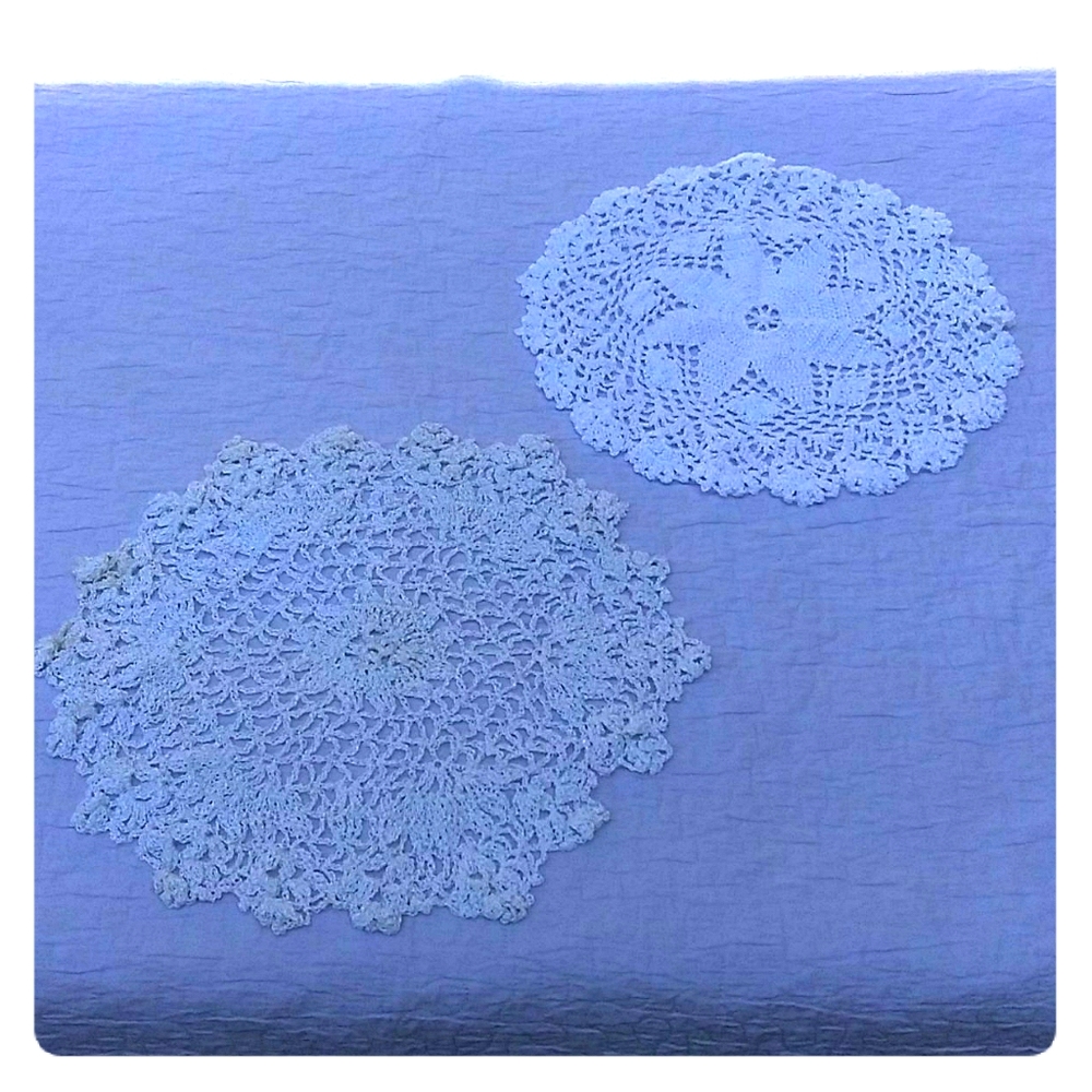 Handmade knitted table coaster/decor - Picture 1 of 2